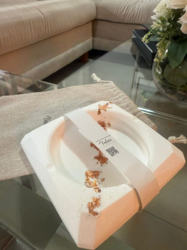 Cenicero hecho a mano aplicación cobre